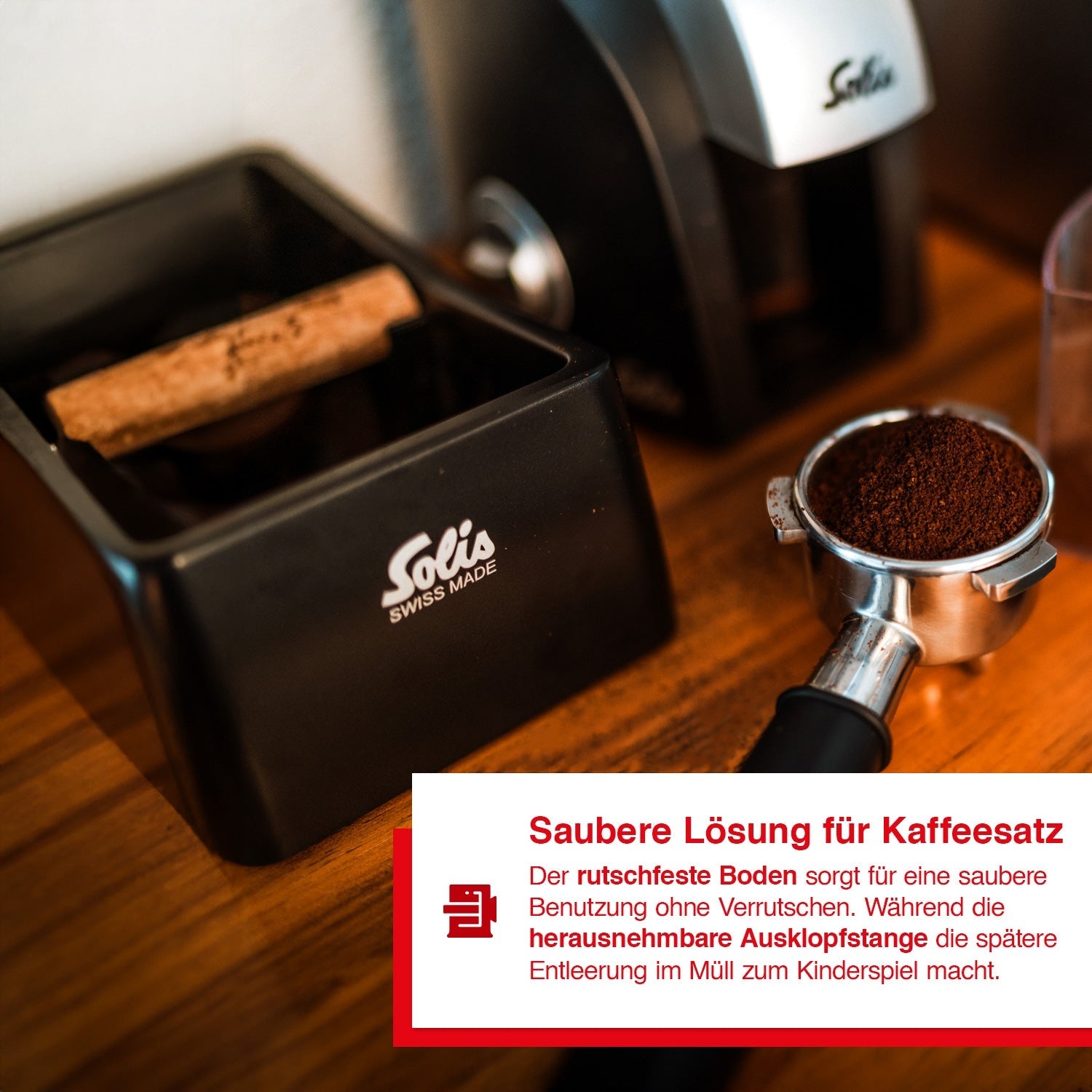 Solis Ausklopfschale mit rutschfestem Boden und herausnehmbarer Ausklopfstange für saubere Nutzung.